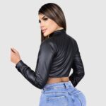 chaqueta cuerina mujer Colombia, chaqueta crop cuerina, chaqueta negra corta mujer, chaqueta estilo moto cuerina