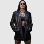Chaqueta negra con cadenas para mujer