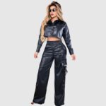 conjunto cuerina mujer, conjunto negro elegante, conjunto en cuerina Colombia, outfit cuero sintético, conjunto UwU moda, ropa de noche mujer.